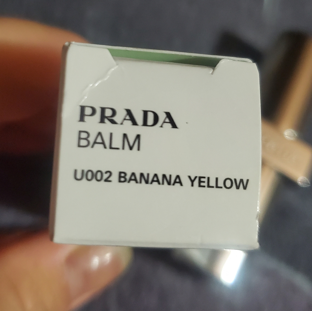 Prada Blushing Care lip balm Color U002 BANANA YELLOW. - Picture 4 of 5